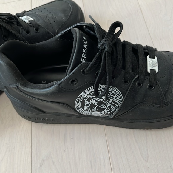 Versace Sneakers - Picture 4 of 5